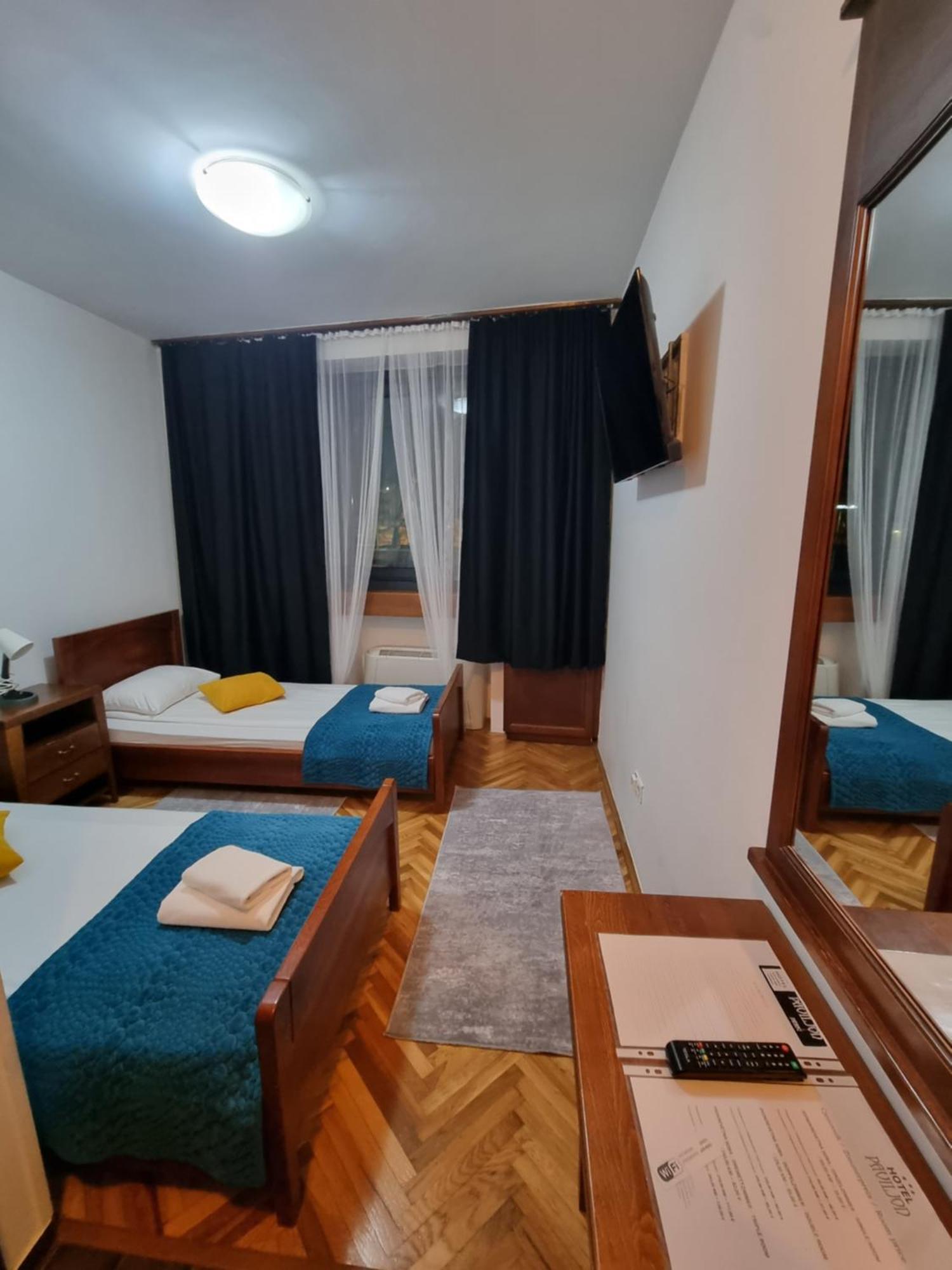 Hotel Paviljon Бихач Экстерьер фото