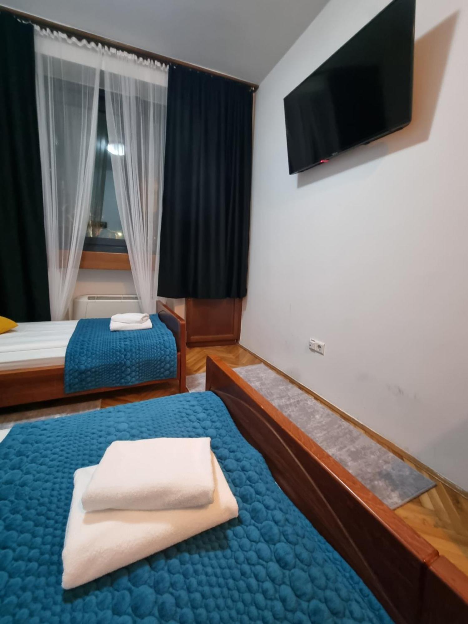 Hotel Paviljon Бихач Экстерьер фото