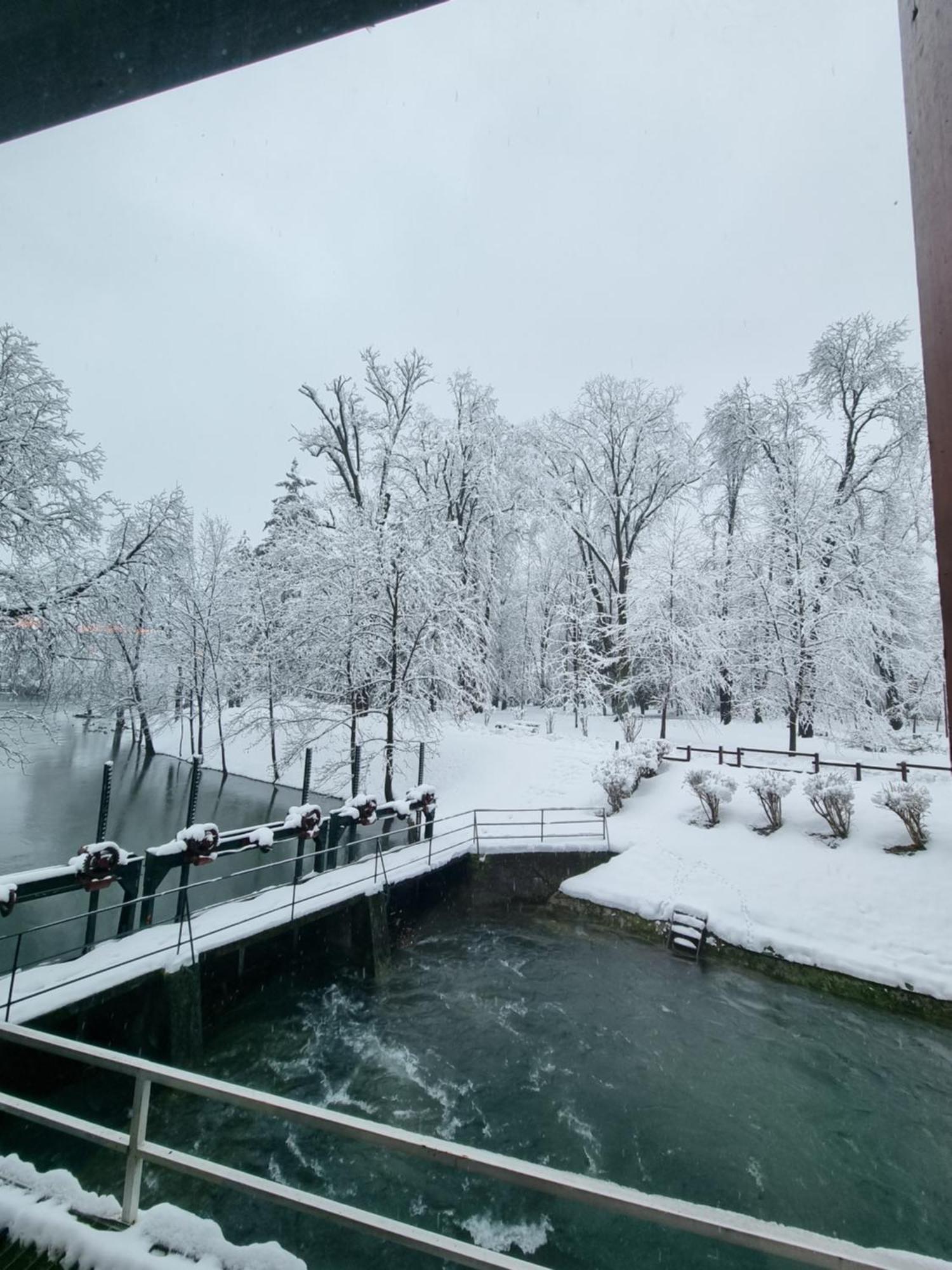 Hotel Paviljon Бихач Экстерьер фото
