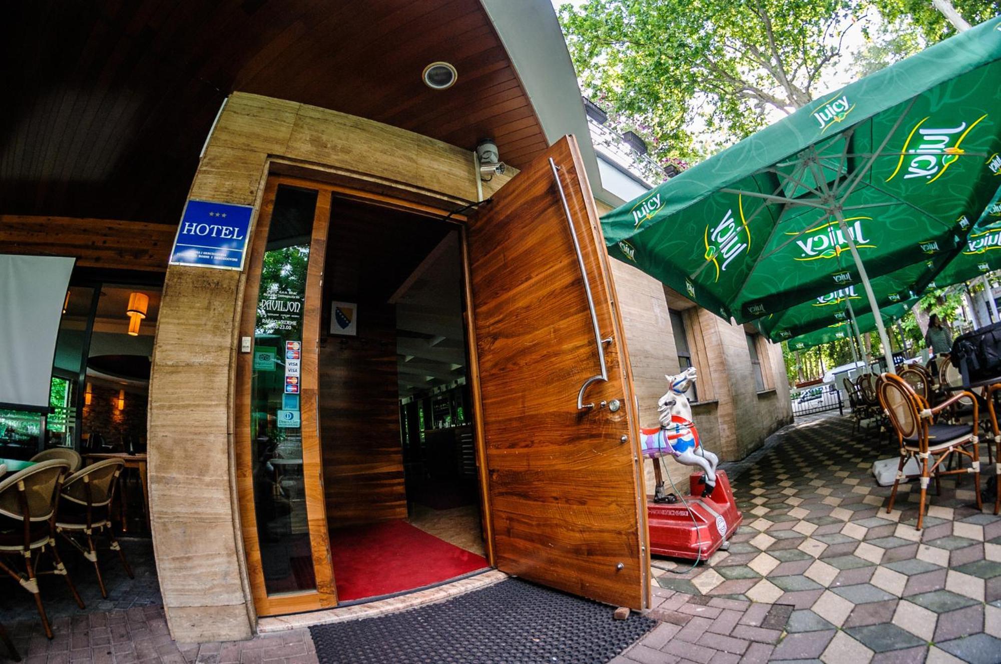 Hotel Paviljon Бихач Экстерьер фото