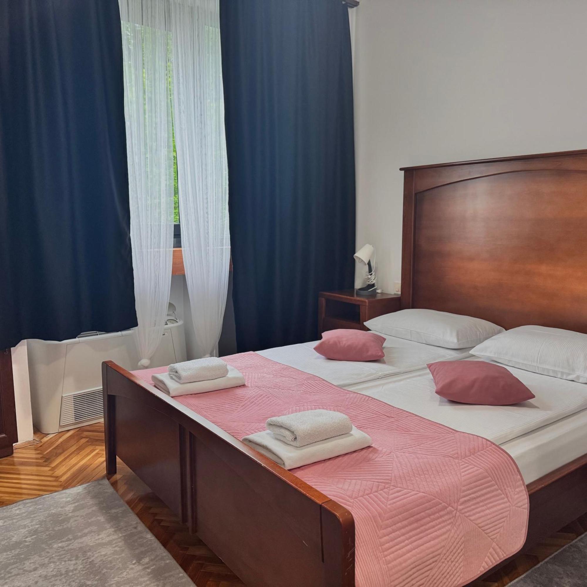 Hotel Paviljon Бихач Экстерьер фото