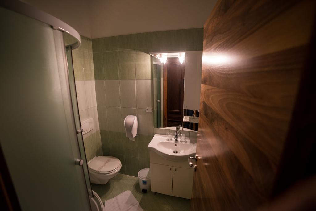 Hotel Paviljon Бихач Экстерьер фото