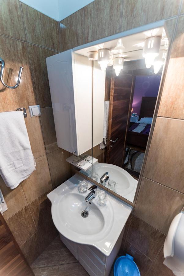 Hotel Paviljon Бихач Экстерьер фото